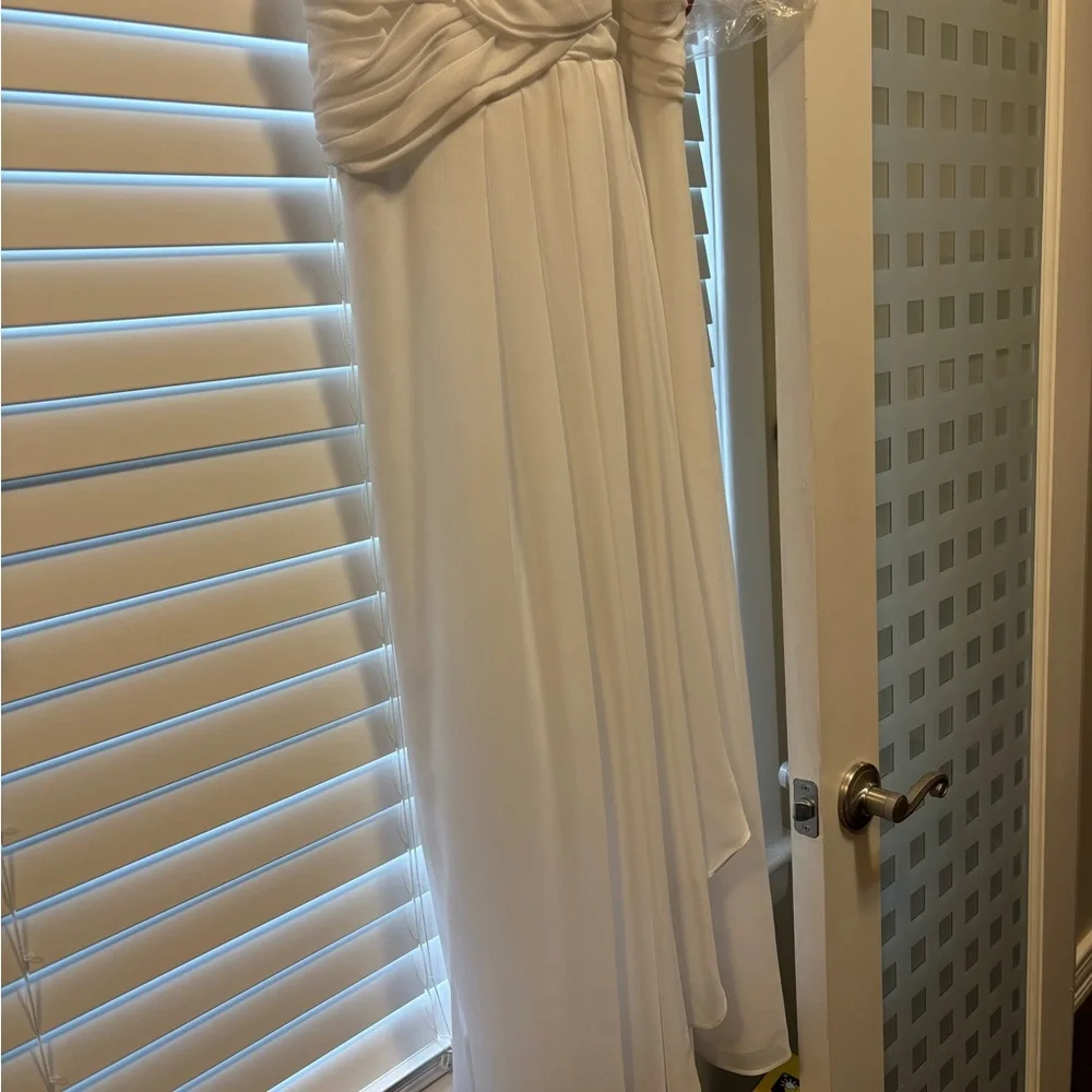 David's Bridal pre-teen white flower girl Gown - Picture 4 of 4